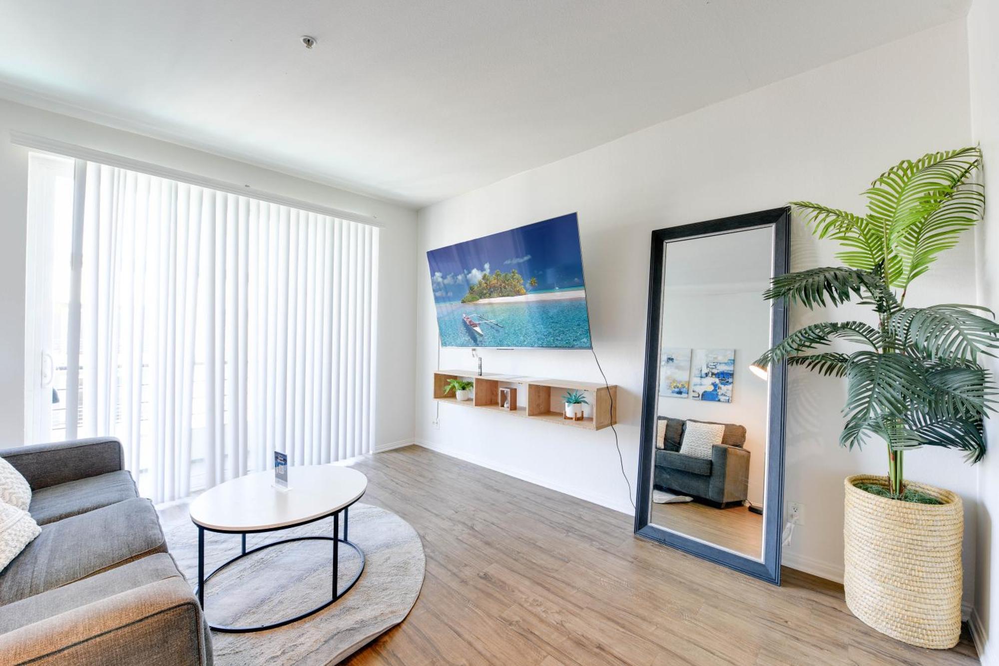 Cozy Unit Conveniently Located Pool View *