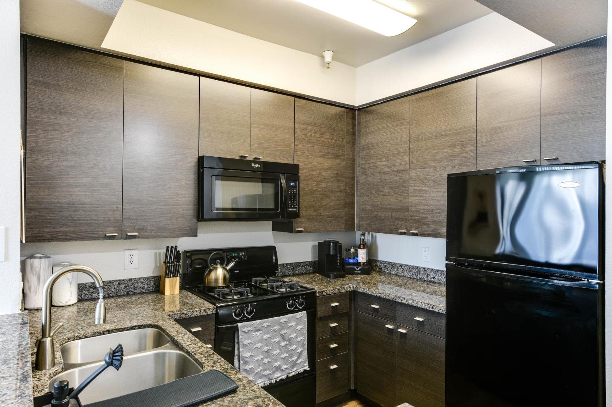 Cozy Unit Conveniently Located Pool View *